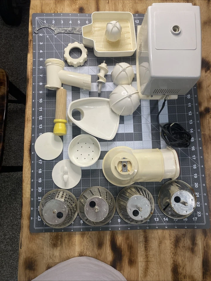 Moulinex Meat Grinder and Juicer Works Or For Parts - Image 1 of 4