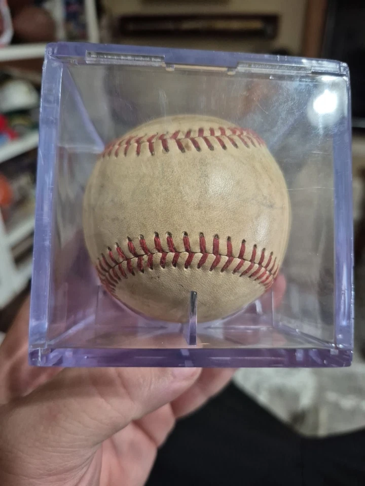 Pee Wee Reese PSA/DNA Authenticated Auto Signed Baseball Dodgers - Image 1 of 2