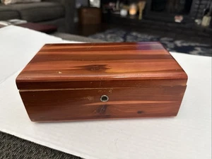 Vintage Lane Zeder Schmuck Andenken Box Mittagessen & Sullivan Möbel Wyandotte, Mi - Bild 1 von 8