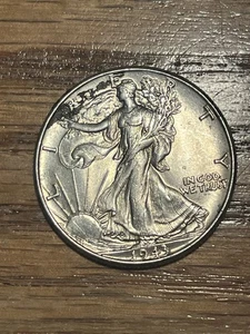 1943 BU UNCIRCULATED WALKING LIBERTY SILVER HALF DOLLAR AUTHENTIC. Damaged - Picture 1 of 5