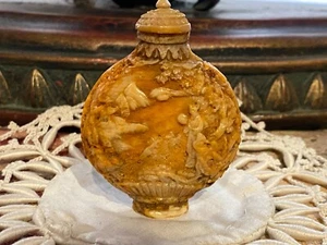 Antique Vintage Chinese Intricately Carved Resin Snuff Bottle 2.5" Original Top - Picture 1 of 6