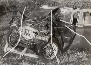 25x20 original photo 1968 accident Austin Healey 3000 Mark 3 carom police photo - Picture 1 of 5