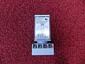 RELÉ DAYTON 5Z464 24VDC 12 AMP 8 PINES Y TOMA DE RELÉ DAYTON 5X852M - Imagen 1 de 6