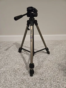 VELBON 7000 CAMERA TRIPOD 21”-47” Adjustable Height With Level Bubble 3way Head - Picture 1 of 10