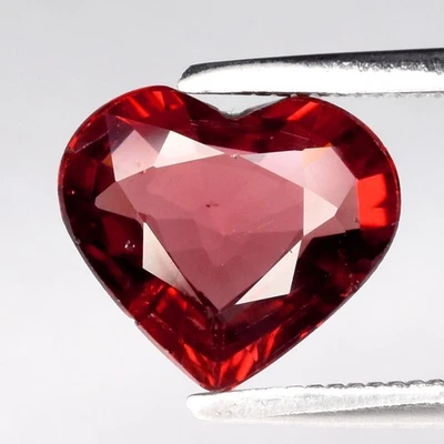 💎 Granate rodolita rosa púrpura natural corazón VS de 1,67 quilates - Piedra preciosa de Madagascar Foto 1 de 4