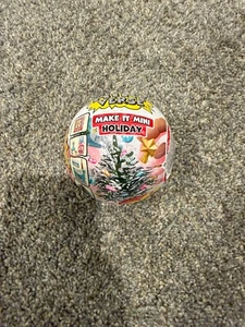 MGA's Miniverse Make It Mini Holiday Series 2024 Neu Weihnachtsbaum versiegelt - Bild 1 von 1