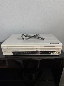 Grabadora DVD/VCR Funai SV2000 WV20V6 4 cabezales Hi-Fi- DVD/VHS combo + cable probado - Imagen 1 de 6