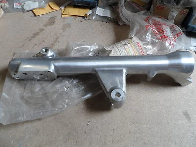 HONDA GENUINE VF750C V45 SABRE VF700C LH FRONT FORK SLIDER OUTER 51521-MB1-771 - Image 1 of 3