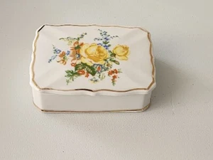 Scatola portagioie vintage rose gialle e fiori bouquet corona reale made in Japan - Foto 1 di 9