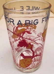 1 Vintage 1974 WILE E.HEADS FOR A BIG FINISH Warner Bros.Welch's Jelly Jar Glass - Picture 1 of 8