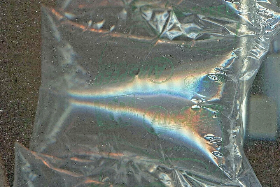 22 Packing Air Pillows Medium size 6" x 4 1/4" x 2 1/2" in U.S. B6-1 - Image 1 of 1