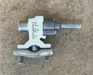 GE Burner Valve-Small 247087, WB19K5028 - Picture 1 of 4