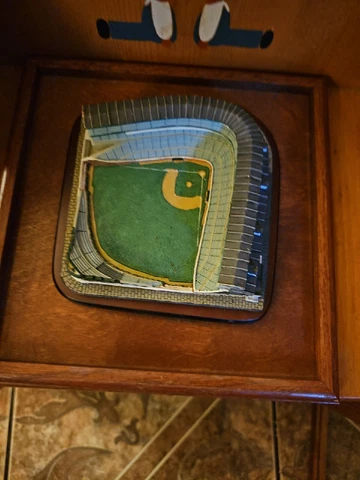 WRIGLEY FIELD CHICAGO CUBS DANBURY MINT REPLICA BALLPARK LIMITED EDITION Cover