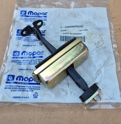 Dodge Plymouth 1995-1999 cupé de 2 puertas de neón nuevo de stock MoPar puerta izquierda comprobación Foto 1 de 2