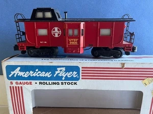 American Flyer 4-9405 - S Scale - Santa Fe ATSF Illuminated Caboose - NEW! - Picture 1 of 10