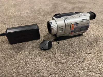 Sony DCR-TRV740 Digital8 Camcorder TESTED! HEADS CLEANED! - Image 1 of 4