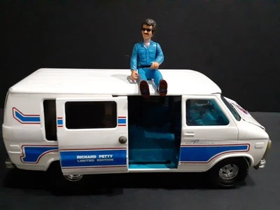 1/32 RICHARD PETTY #43 CHEVY VAN LTD ED. PRESSED STEEL SLIDING DOOR W/FIGURE  - Image 1 of 4