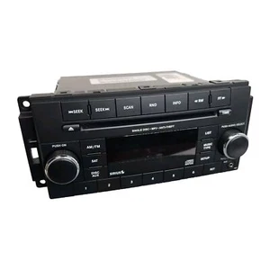 Jeep Dodge Chrysler 2007-17 pieza de radio OEM P05091196A unidad principal estéreo CD AUX - Imagen 1 de 6