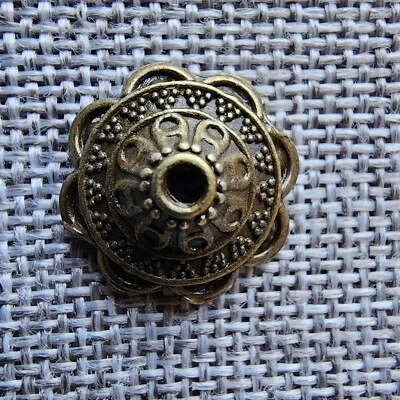 Tapas de cuentas estilo tibetano aleación flor bronce antiguo 16 mm con agujero de 1,8 mm joyas Foto 1 de 4