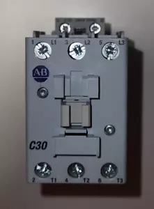 *NUEVO SIN CAJA* CONTACTOR ALLEN BRADLEY 100-C30*00 SER.C - Imagen 1 de 2