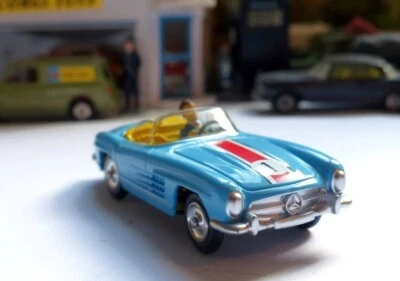 Corgi Model Club R303S Mercedes-Benz 300SL Open Top Roadster - Image 1 of 2