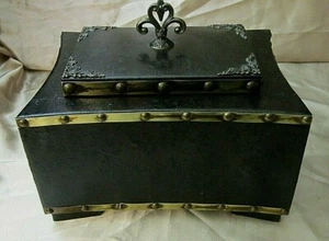 SOLID WOOD LEATHER COVERED KEEPSAKE BOX - Oriental Design, Burgundy Felt Lining - Picture 1 of 12