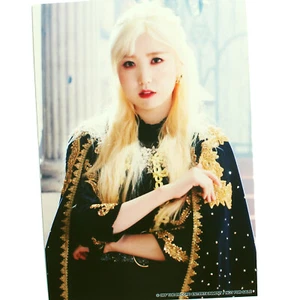 IZ*ONE IZONE Japan Vampir Hitomi Honda Foto Normal Ver. - Bild 1 von 2