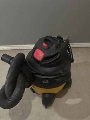 Aspiradora 16 galones 60,6 litros muy potente se puede limpiar en húmedo y seco Foto 1 de 4