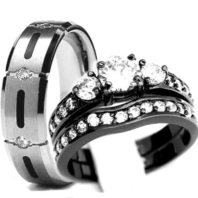 His & Hers 3 pcs Womens Black STAINLESS STEEL & Mens TITANIUM Wedding rings set Foto 1 de 4
