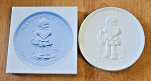 M.I. Hummel Club/ Celebrating 20 Years 1977-1997 Ceramic Medallion - Imagen 1 de 5