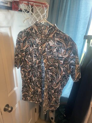 Men’s Old Navy Button Up Size XLT - Image 1 of 3