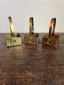 Dept. vintage 56 Juego de 3 Cestas de Latón Adornos Miniatura Cajas de Baratijas  - Imagen 1 de 9