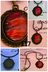 Collar Cabujón Ovalado Arte Fluido Pintado a Mano Único - Imagen 1 de 6