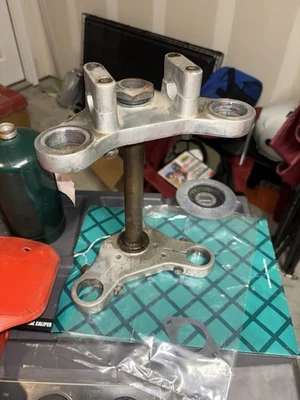 Тройной зажим для передней вилки Cz250 400 - Изображение 1 из 2