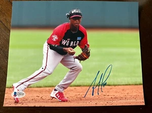 OZZIE ALBIES ATLANTA BRAVES ACTION SIGNED 8x10 photo with dual COAs - Picture 1 of 8