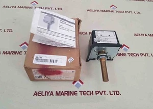 United Electric B54-15696 Temperature Switch 721 T-63 - Picture 1 of 6