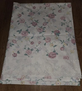 Vintage Laby Pfefferell Blumen Ösenborte Twin flaches Blatt Made USA - Bild 1 von 4