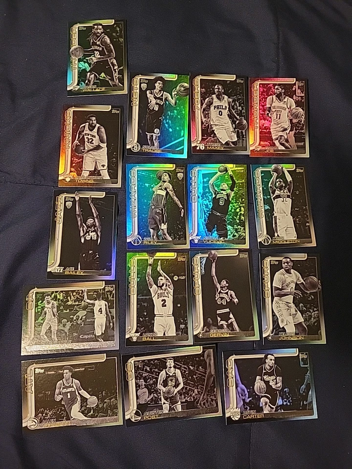 2025-26 Topps 旗舰目标黑色批量新秀和基础 16 张卡 Ace Bailey 205 — 第 1/1 张图片