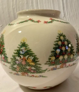 Lenox - The Joys of Christmas Globe Vase - 1995 - Fine Ivory China Gold Trim EUC - Picture 1 of 10