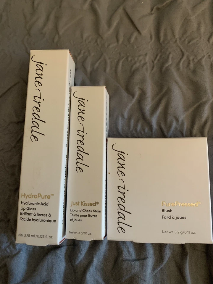 Jane Iredale Blossom Brillo de Labios Susurro Rubor, Mancha de Labios y Mejillas Rosa para Siempre Foto 1 de 4