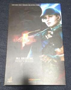 Jill Valentine Resident Evil 5 Biohazard Hot Toys Action Figure Used From Japan
