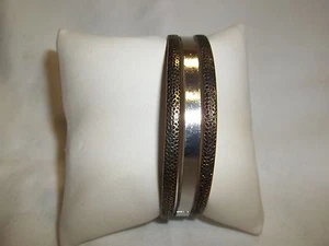 NUEVO BRAZALETE LIGERO CONTEMPORÁNEO TONO PLATA Y ORO 3 BRAZALETES - MUY AFILADO - Imagen 1 de 4