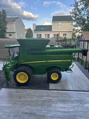 ERTL BIG FARM 1/16 John Deere S670 Combine NO Heads! Sound Works *VIDEO* - Image 1 of 4
