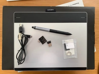 Wacom (Medium) Wireless Version - Pen & Touch Graphics Tablet CTH-680S-N - Image 1 of 4