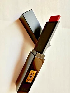 Lápiz labial mate radical YSL The Slim Velvet #307 FIERY SPICE - Imagen 1 de 2