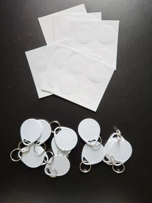 Round Plastic Key Tags with Split Ring White Label 1 dozen w/ labels - Image 1 of 4