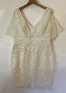 js collections dress Women 16 White Short Sleeves Rosettes V Neck Lined 3D - Picture 1 of 12