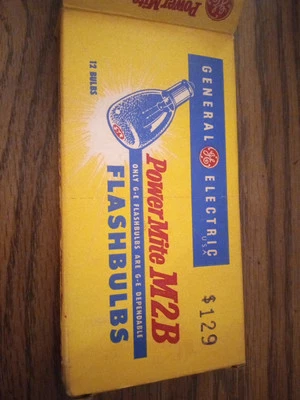 GENERAL ELECTRIC FLASHBULBS  Power Mite M2B 12 Bulbs Per Box - Image 1 of 4