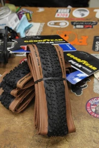 Goodyear Peak Ultimate Tubeless Gravel Bike Tires  700x40c x 2 Tan SIdewall - Picture 1 of 4