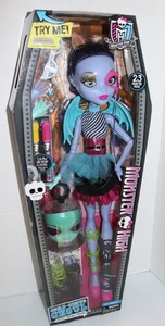 Monster High 28" Gore-Geous Ghoul Beast Freaky Friend NIB slight box damage - Picture 1 of 10